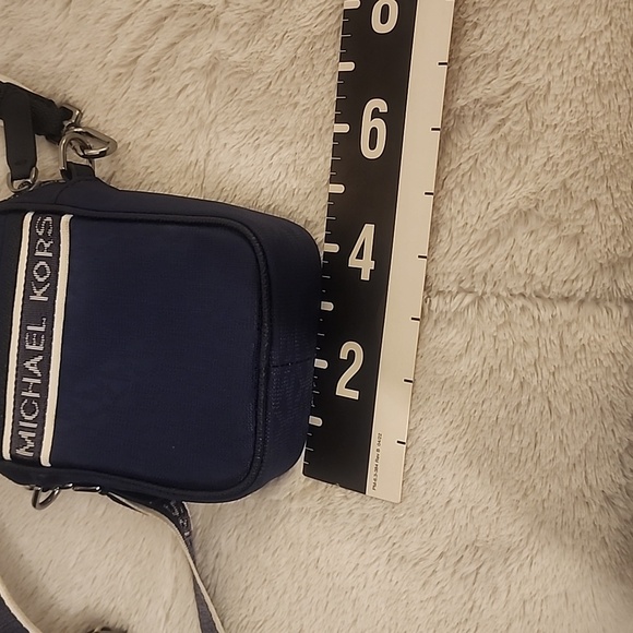 Michael Kors Jacquard Logo Brooklyn phone crossbody indigo bag - Picture 8 of 9